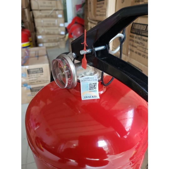 Bình chữa cháy bằng bột ABC 4kg ( Tomoken, có tem kiểm định)